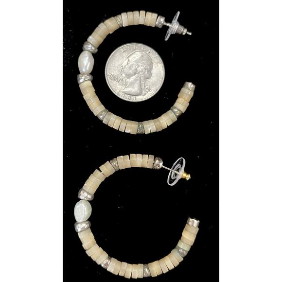 Kendra Scott Lila Silver & Pearl Hoop Earrings In Natural Mix - Picture 2 of 5